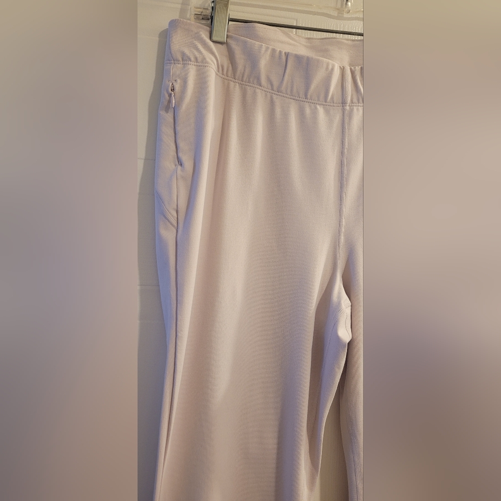 Free People Movement Lets Bounce Bubble Cinched Flare Joggers. Light Lilac. XL - Picture 7 of 9